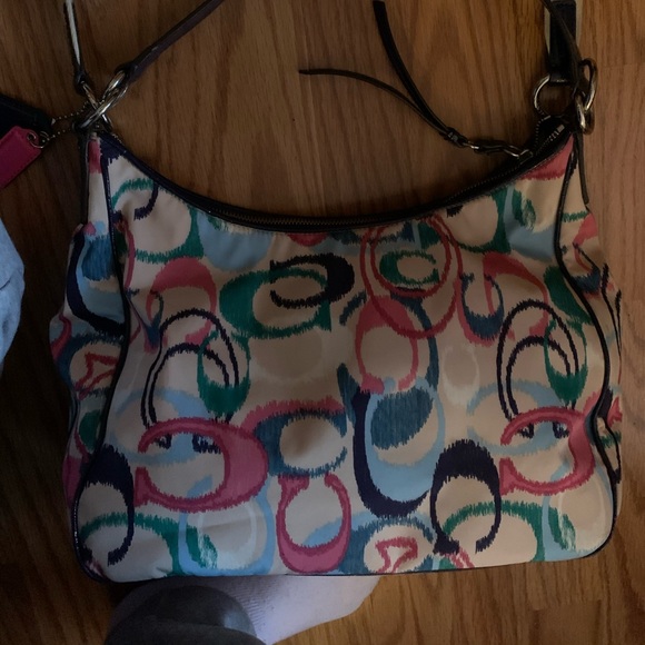 Signature Coach Hobo - Picture 2 of 3